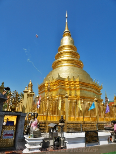 Wat Phra That Hariphunchai; Tempel außerhalb Chiang Mai
